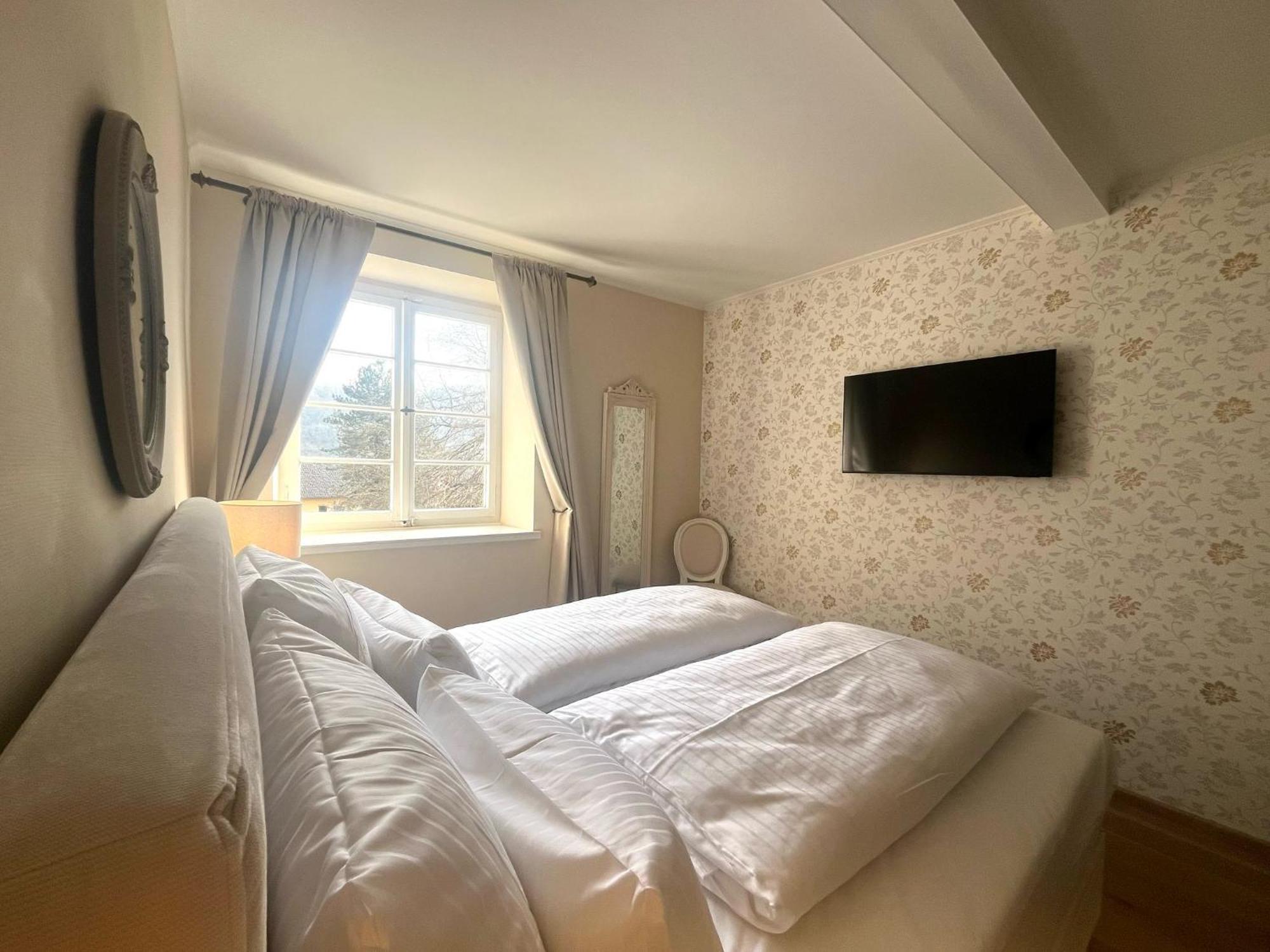 Karolingerhof - Mosel Hotel Krov Luaran gambar